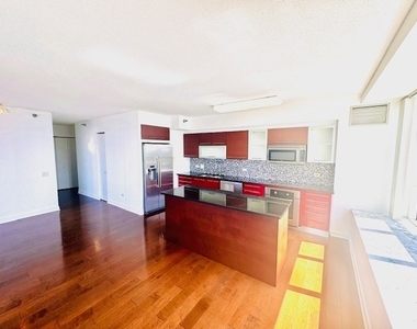 512 N Mcclurg Court - Photo Thumbnail 5