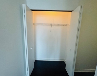 512 N Mcclurg Court - Photo Thumbnail 16
