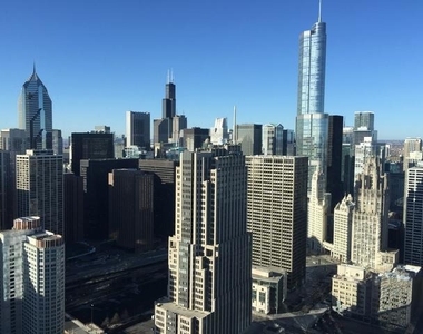 512 N Mcclurg Court - Photo Thumbnail 2