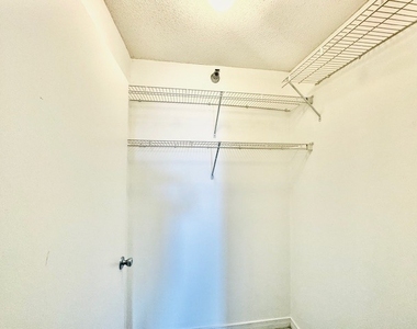 512 N Mcclurg Court - Photo Thumbnail 14