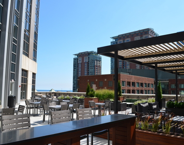 512 N Mcclurg Court - Photo Thumbnail 24