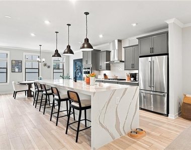 1340 Stanley Park Drive - Photo Thumbnail 4