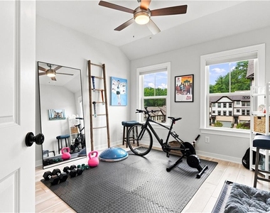 1340 Stanley Park Drive - Photo Thumbnail 15