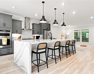 1340 Stanley Park Drive - Photo Thumbnail 1