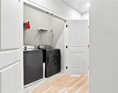 1340 Stanley Park Drive - Photo Thumbnail 18