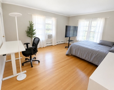 2038 Sherman Avenue - Photo Thumbnail 9