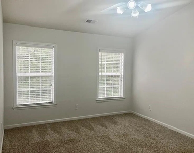 4668 Creekside Villas Way Se - Photo Thumbnail 13