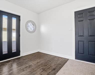 297 E Lakeview Avenue - Photo Thumbnail 23