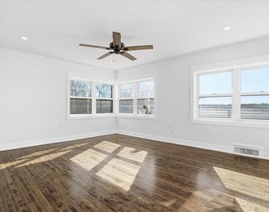 297 E Lakeview Avenue - Photo Thumbnail 32
