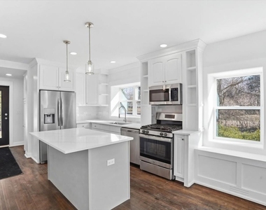 297 E Lakeview Avenue - Photo Thumbnail 6