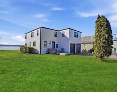 297 E Lakeview Avenue - Photo Thumbnail 1