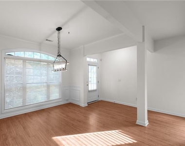 3127 Wyesham Circle - Photo Thumbnail 7