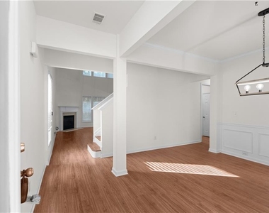 3127 Wyesham Circle - Photo Thumbnail 4