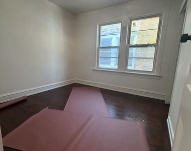 8119 S South Shore Drive - Photo Thumbnail 11