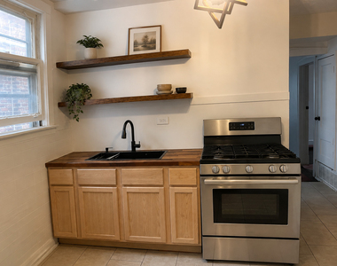 8119 S South Shore Drive - Photo Thumbnail 7