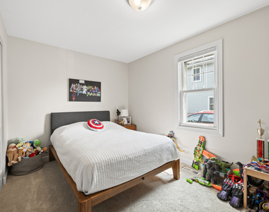 204 E Dickens Avenue - Photo Thumbnail 15