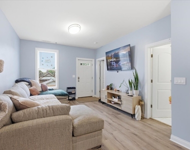 3112 S May Street - Photo Thumbnail 3