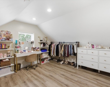 3112 S May Street - Photo Thumbnail 10