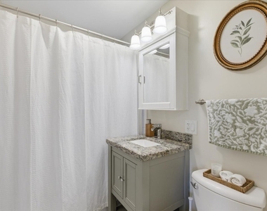 3112 S May Street - Photo Thumbnail 6