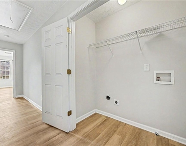 1212 Penhurst Way - Photo Thumbnail 10