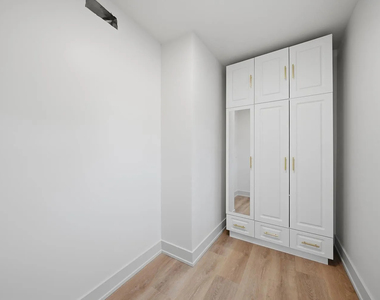 1514 W Fry Street - Photo Thumbnail 13