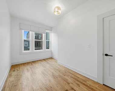 1514 W Fry Street - Photo Thumbnail 11