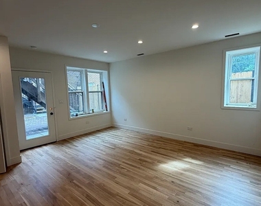 1751 W Superior Street - Photo Thumbnail 2