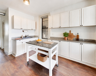 1532 N Greenview Avenue - Photo Thumbnail 4