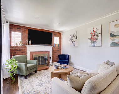 1644 N 73rd Court - Photo Thumbnail 6