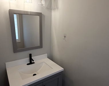 411 W Pierce Road - Photo Thumbnail 3