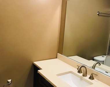 5445 N Sheridan Road - Photo Thumbnail 9