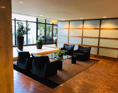 5445 N Sheridan Road - Photo Thumbnail 13