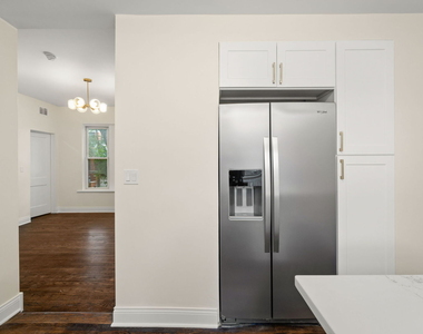 1338 W Hollywood Avenue - Photo Thumbnail 3