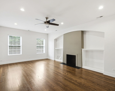 6914 N Sheridan Road - Photo Thumbnail 1