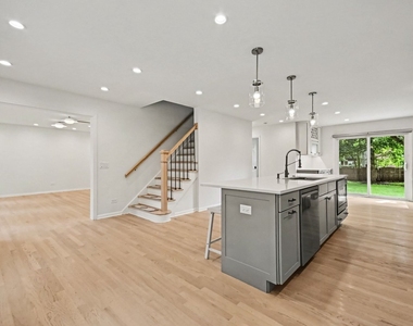1120 Summit Hills Lane - Photo Thumbnail 6