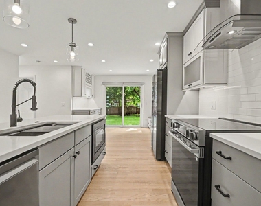 1120 Summit Hills Lane - Photo Thumbnail 8