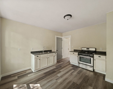 1439 8th Avenue - Photo Thumbnail 4