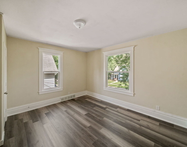 1439 8th Avenue - Photo Thumbnail 7
