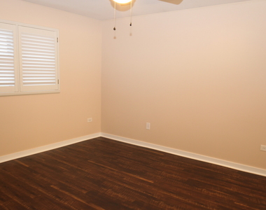 16749 Paxton Avenue - Photo Thumbnail 17