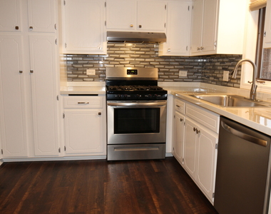 16749 Paxton Avenue - Photo Thumbnail 5
