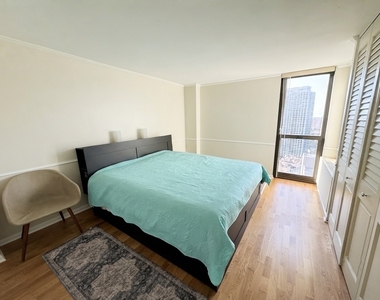 1850 N Clark Street - Photo Thumbnail 13
