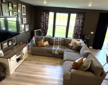 341 Red Oak Circle - Photo Thumbnail 6