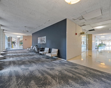 3950 N Lake Shore Drive - Photo Thumbnail 2