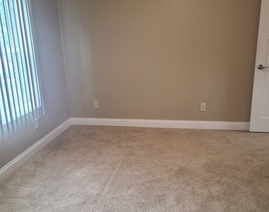615 Green Street - Photo Thumbnail 12