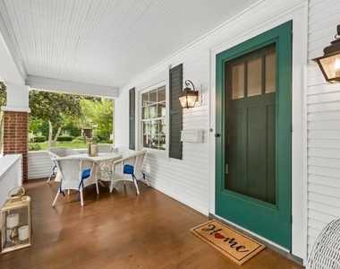 335 E Liberty Street - Photo Thumbnail 2