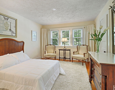335 E Liberty Street - Photo Thumbnail 13