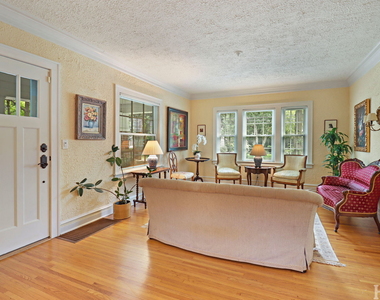 335 E Liberty Street - Photo Thumbnail 4