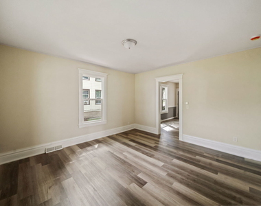1439 8th Avenue - Photo Thumbnail 5