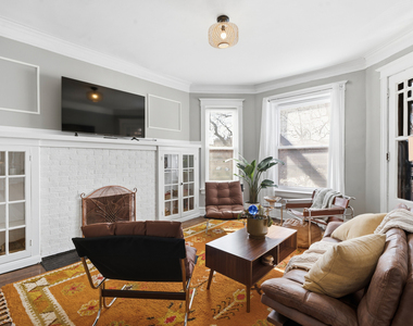 6239 S Ellis Avenue - Photo Thumbnail 2