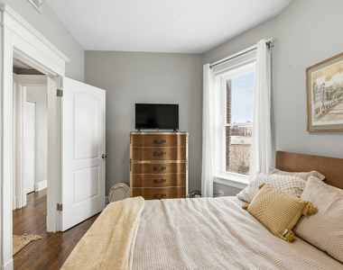 6239 S Ellis Avenue - Photo Thumbnail 12